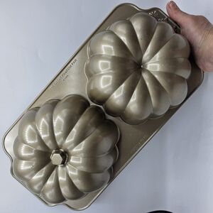 Nordic Ware Gold Pumpkin Cake Pan William Sonoma 10 Cup Capacity